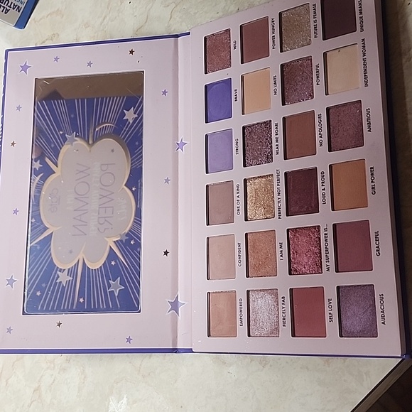CIATE I Am a Woman What's Your Super Power Neutral Eyeshadow Palette Volume 2 - Picture 1 of 4